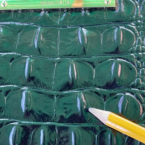 BRAHMIN Black Leather Wallet - Croc embossed. Gold zippers and Brahmin logo - Picture 13 of 13